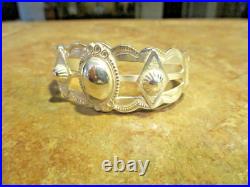 EXTRA FINE! OLD 1940's Navajo Sterling Silver APPLIED SHIELD Bracelet