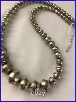 Hand Stamped Bench Navajo Pearls Graduated Sterling Silver Bead Necklace 20 335