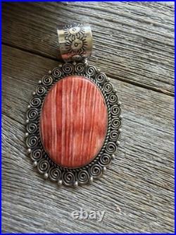 Navajo sterling silver orange spiny oyster pendant Enditto Navajo sterling silver orange spiny oyster pendant Enditto