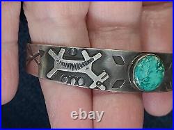 Small Vintage Navajo Sterling Silver Green Turquoise Bracelet Cuff