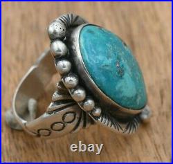 Vintage Navajo Old Pawn Hand Crafted Sterling Silver Genuine Turquoise Ring