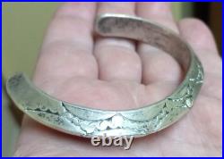 Vintage Unsigned Navajo Sterling Silver Heavy Etched Cuff Bracelet 50.9g