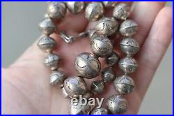 Vintage stamped sterling silver GRADUATED NAVAJO PEARLS BENCH BEAD Necklace 16